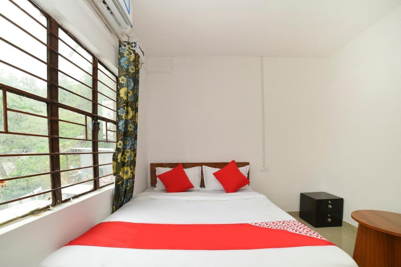 Oyo 40893 Hotel Lotus Guwahati Bagian luar foto