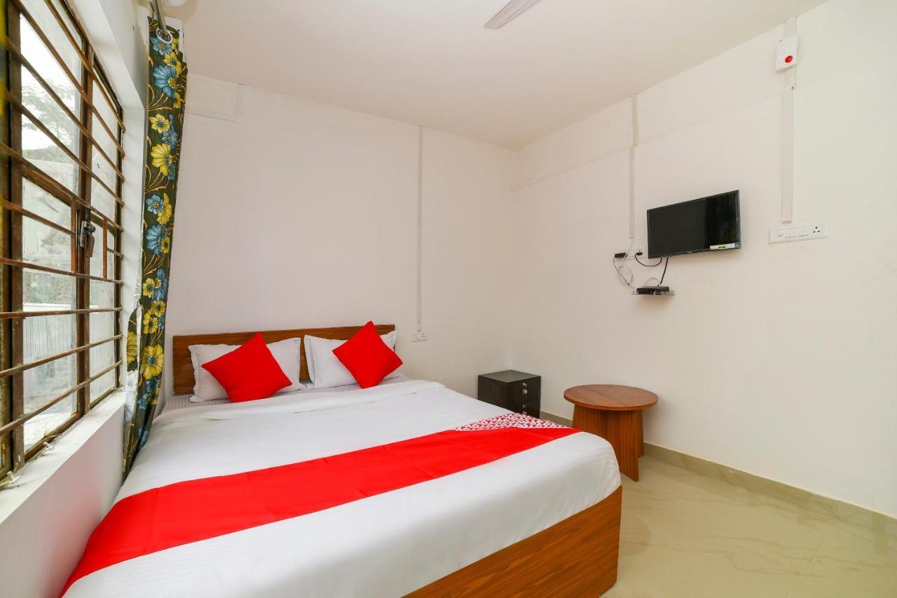Oyo 40893 Hotel Lotus Guwahati Bagian luar foto