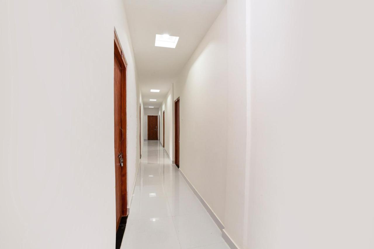 Oyo 40893 Hotel Lotus Guwahati Bagian luar foto